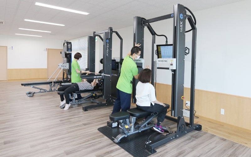 写真:ラビングヘルス AIフィットネスマシンRONFIC